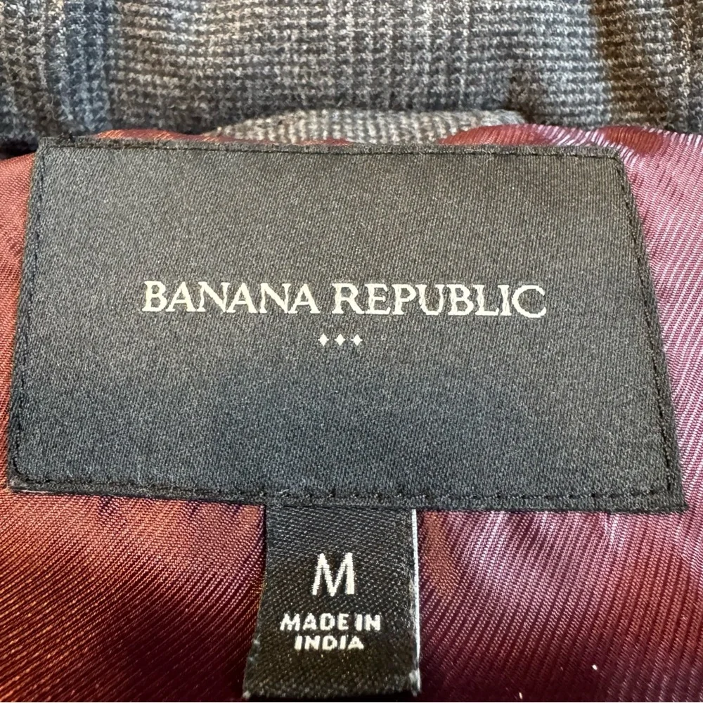 Banana‎ Republic Men's Gray Plaid Puffer Vest. Size Medium
